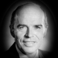 A headshot of Jim Henderson