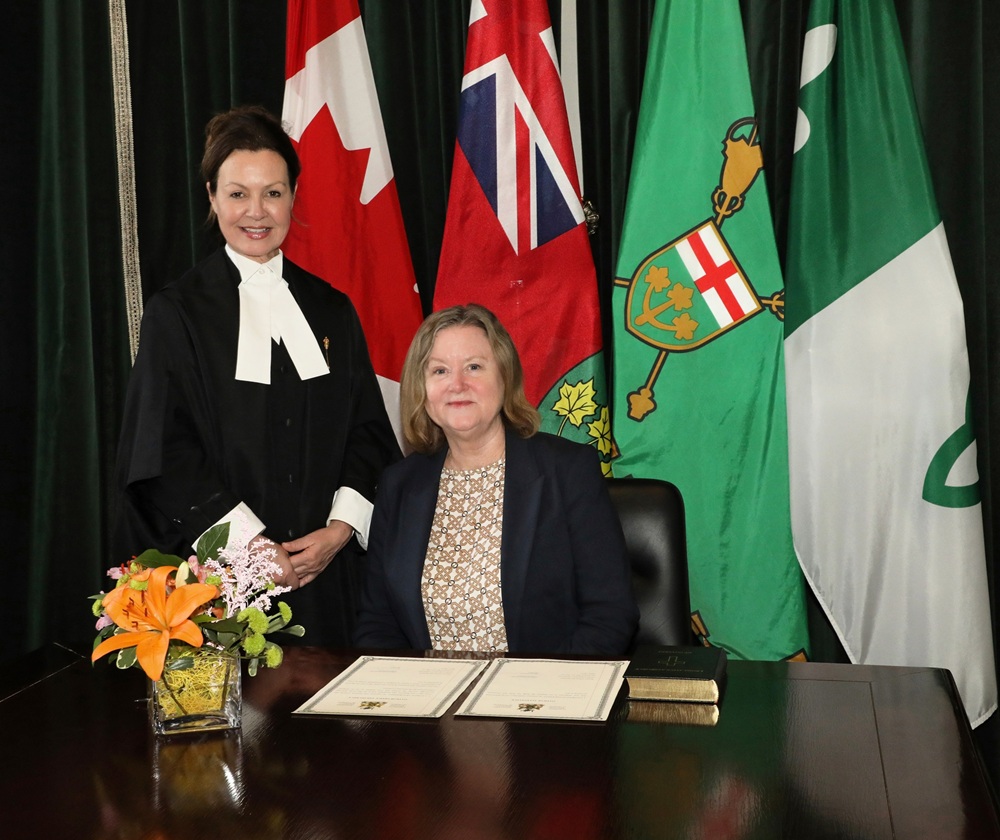 A picture of the Honourable Donna Skelly, Speaker of the Legislative Assembly of Ontario, with Cathryn Motherwell, Ontario's new Integrity Commissioner
