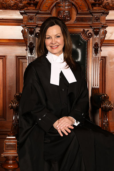l'honorable Donna Skelly