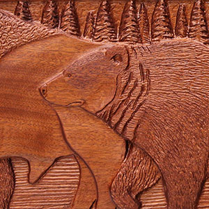 Détail de sculpture représentant un ours.