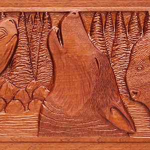 Détail de la sculpture avec un loup